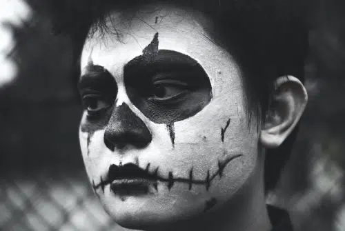 Comment imiter un zombie ?