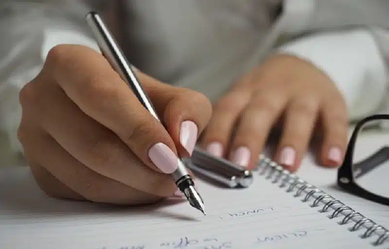 Comment choisir le meilleur stylo 4 couleurs à clip pour une utilisation quotidienne ?