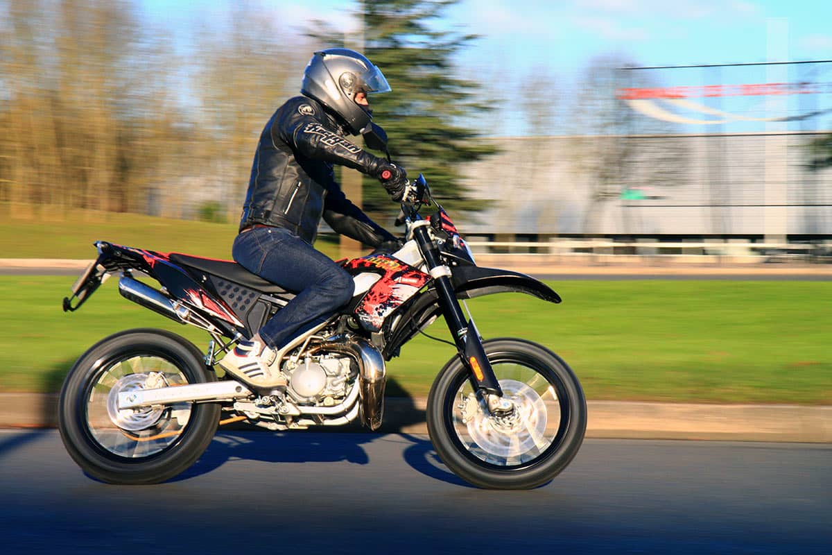 À quel âge peut-on conduire une moto 50cc ?