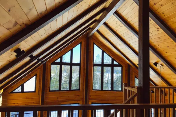 Vivre dans un chalet en bois : avantages et conseils pratiques