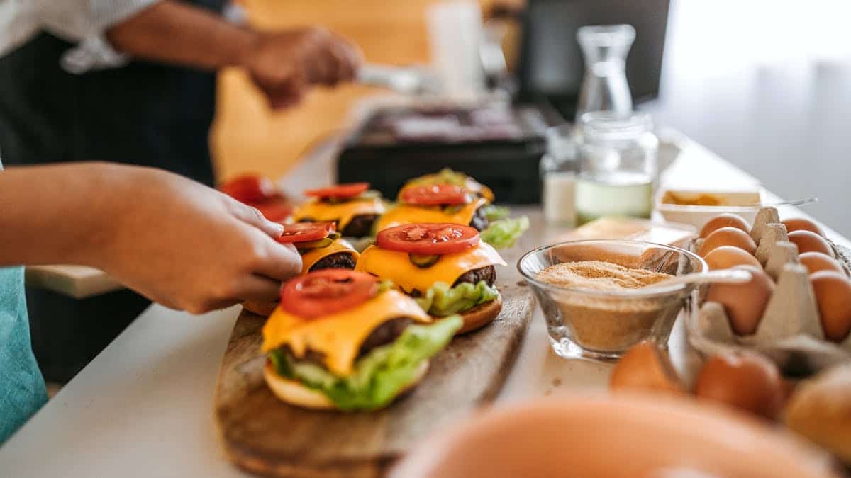 Comment réaliser un plateau-repas ?