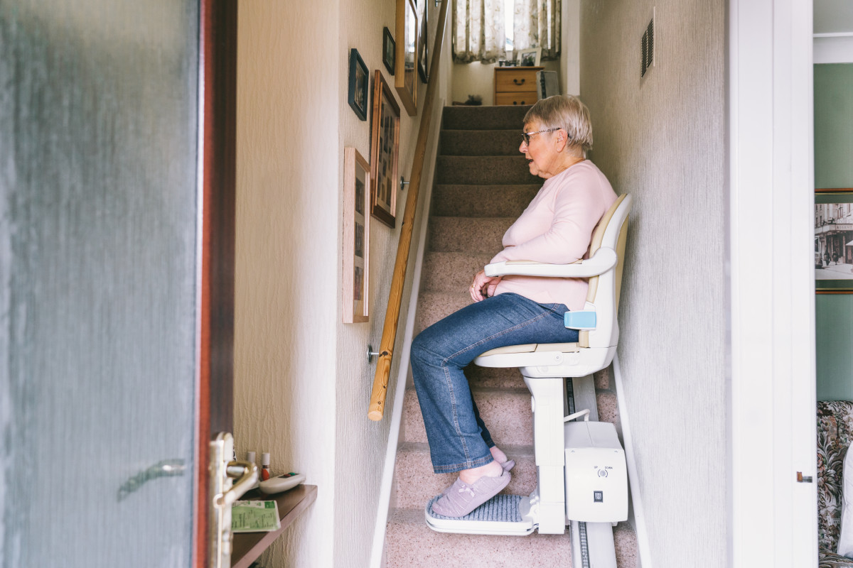 Les monte-escaliers : un investissement pour la santé et le bien-être des personnes âgées
